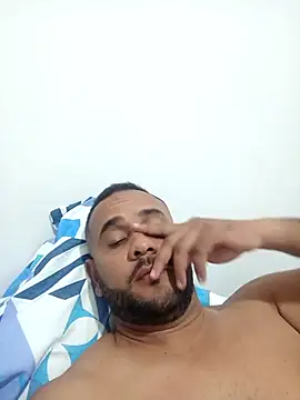 travieso2828 online show from April 22, 3:42 am