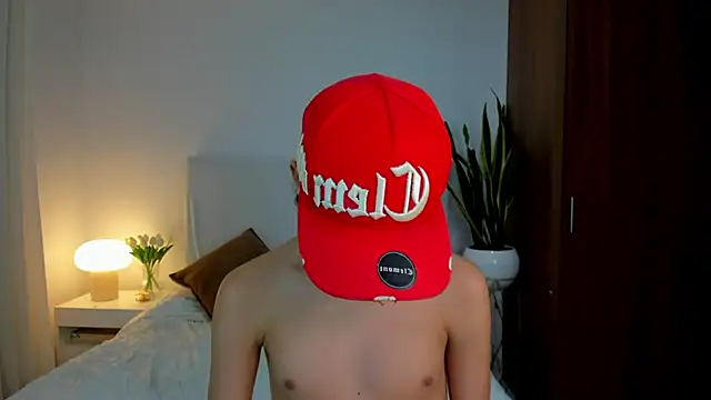milan zapata online show from June 6, 12:27 am