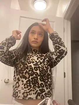 leenachanel online show from April 22, 11:06 pm