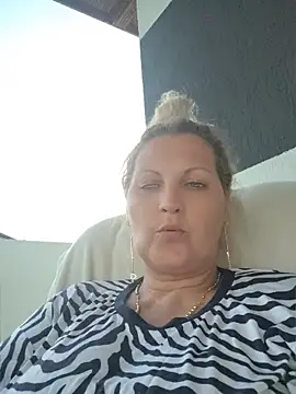 Divineblond online show from May 31, 6:04 pm