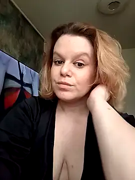 Maryquenn online show from April 30, 9:37 am