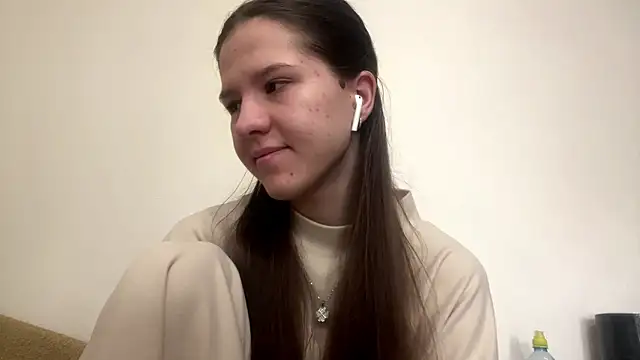 LauraBliss online show from May 1, 6:18 am