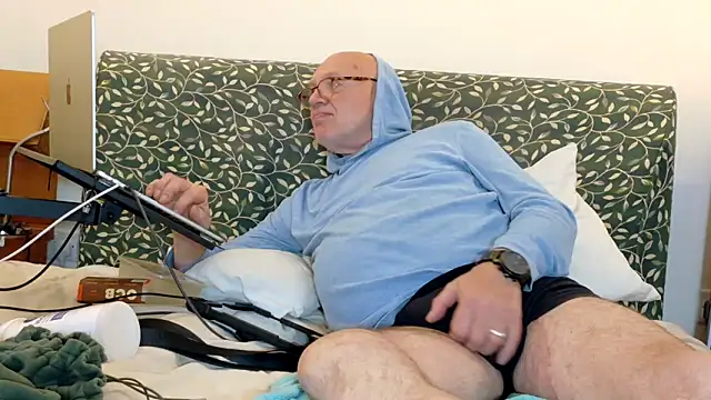 Snapshot of KinkCentral chatting on May 12, 8:39 pm KinkCentral online show from May 12, 8:39 pm