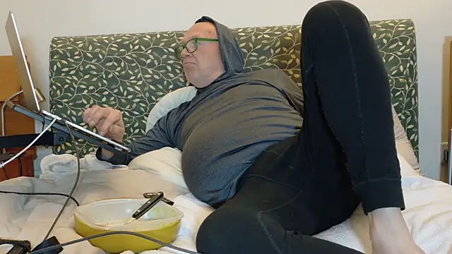 Snapshot of KinkCentral chatting on May 19, 8:37 pm KinkCentral online show from May 19, 8:37 pm