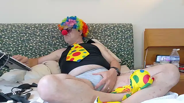 Snapshot of KinkCentral chatting on June 3, 6:57 pm KinkCentral online show from June 3, 6:57 pm