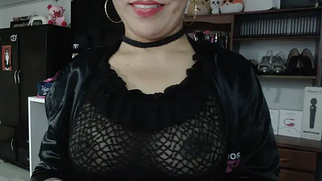 nadia  abaud online show from February 8, 12:38 am