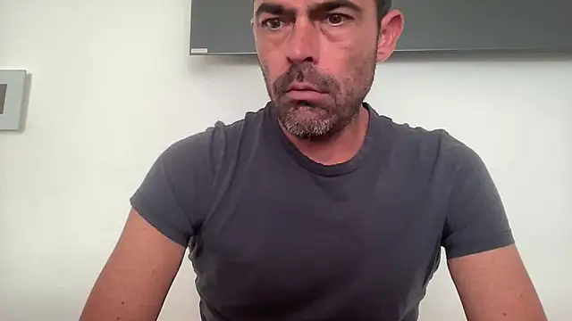 Riccardo86xx online show from April 27, 7:39 am