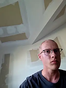 TomydefenderE7 online show from April 30, 4:02 pm