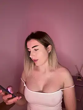 IrisDesiree online show from May 4, 2:24 pm