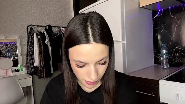 FlorSmalling online show from April 30, 7:14 am