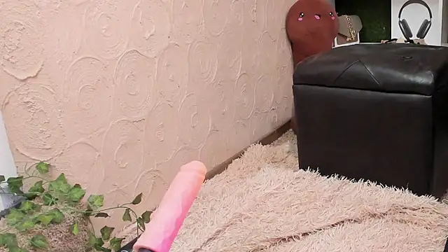 lililiana online show from April 30, 7:58 am