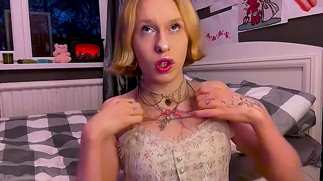 Miss Amy00 online show from May 4, 6:37 pm