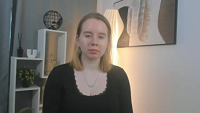 JeniceEl online show from April 30, 9:04 am