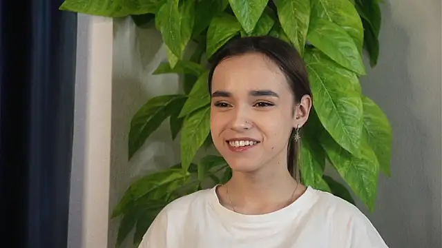 BethanyHitzler online show from May 3, 9:26 am