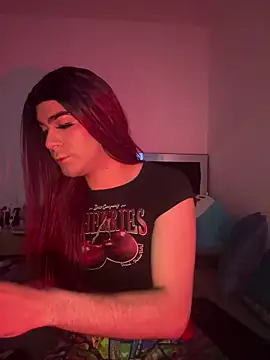 AdelaBeckers  online show from May 1, 9:52 pm