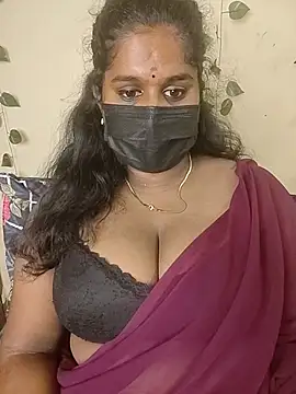 Snapshot of Sravani_cutee_ chatting on July 13, 7:38 pm Sravani cutee online show from July 13, 7:38 pm