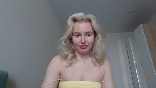 blond canary online show from May 3, 11:16 am
