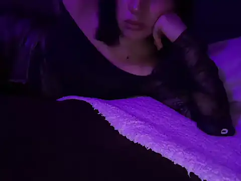gigi333336 online show from May 4, 11:12 pm