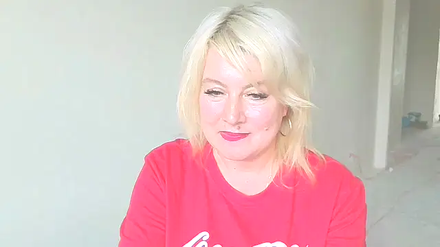 Snapshot of MollyyJoyy chatting on May 15, 2:57 pm MollyyJoyy online show from May 15, 2:57 pm