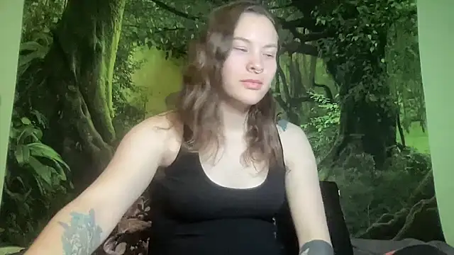 Snapshot of mo0ngoddess chatting on February 22, 3:51 am mo0ngoddess online show from February 22, 3:51 am