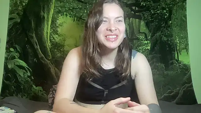 Snapshot of mo0ngoddess chatting on February 24, 3:59 am mo0ngoddess online show from February 24, 3:59 am