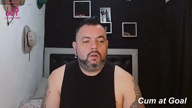 Snapshot of perverseveteranmanxxx chatting on January 16, 12:23 am perverseveteranmanxxx online show from January 16, 12:23 am