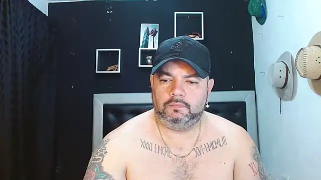 Snapshot of perverseveteranmanxxx chatting on January 29, 2:00 pm perverseveteranmanxxx online show from January 29, 2:00 pm