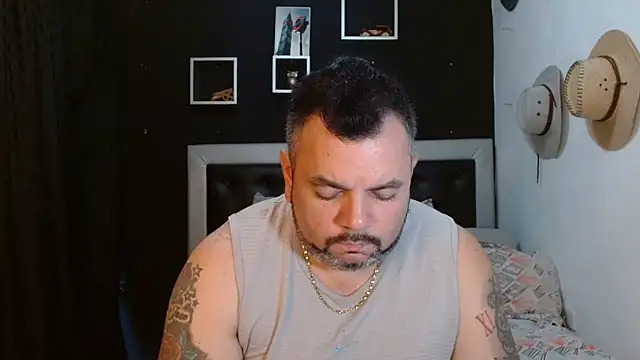 Snapshot of perverseveteranmanxxx chatting on January 30, 8:21 pm perverseveteranmanxxx online show from January 30, 8:21 pm