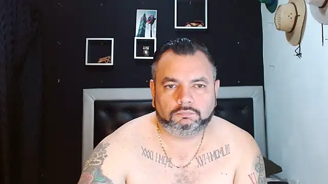 Snapshot of perverseveteranmanxxx chatting on February 6, 3:06 am perverseveteranmanxxx online show from February 6, 3:06 am