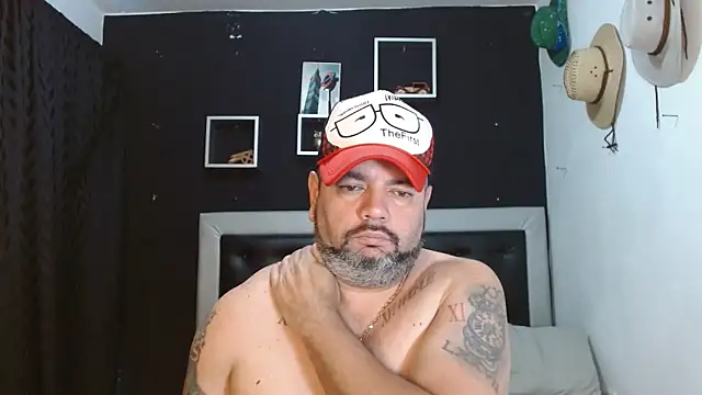 Snapshot of perverseveteranmanxxx chatting on February 7, 2:15 pm perverseveteranmanxxx online show from February 7, 2:15 pm