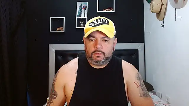 Snapshot of perverseveteranmanxxx chatting on February 12, 2:32 pm perverseveteranmanxxx online show from February 12, 2:32 pm