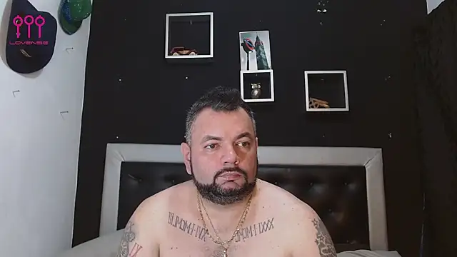 Snapshot of perverseveteranmanxxx chatting on February 26, 5:17 pm perverseveteranmanxxx online show from February 26, 5:17 pm