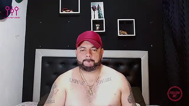 Snapshot of perverseveteranmanxxx chatting on March 11, 11:04 pm perverseveteranmanxxx online show from March 11, 11:04 pm