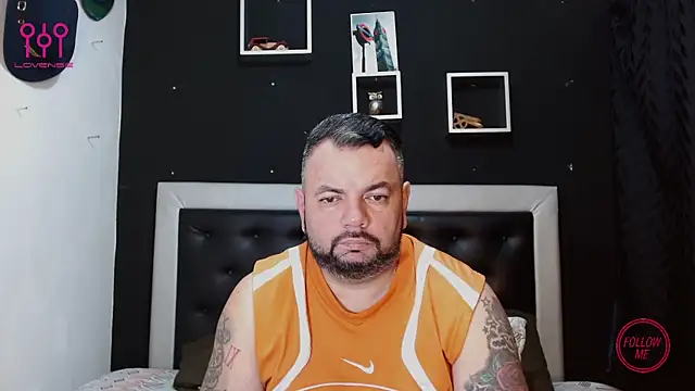 Snapshot of perverseveteranmanxxx chatting on March 13, 2:12 pm perverseveteranmanxxx online show from March 13, 2:12 pm