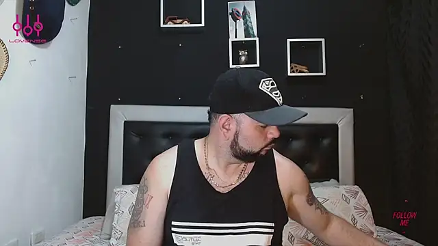 Snapshot of perverseveteranmanxxx chatting on March 19, 12:04 am perverseveteranmanxxx online show from March 19, 12:04 am