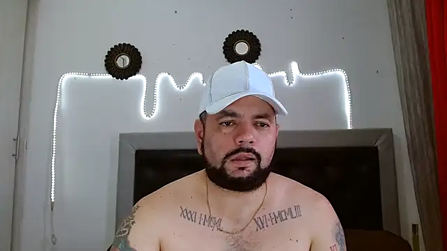 Snapshot of perverseveteranmanxxx chatting on September 23, 6:22 pm perverseveteranmanxxx online show from September 23, 6:22 pm