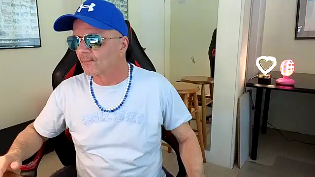 Snapshot of hotdadbod chatting on January 16, 9:40 pm hotdadbod online show from January 16, 9:40 pm