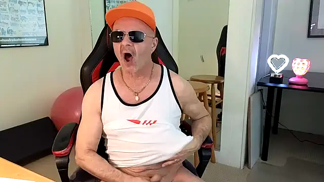 Snapshot of hotdadbod chatting on January 17, 9:28 pm hotdadbod online show from January 17, 9:28 pm