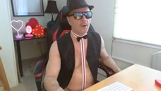 Snapshot of hotdadbod chatting on February 14, 9:21 pm hotdadbod online show from February 14, 9:21 pm