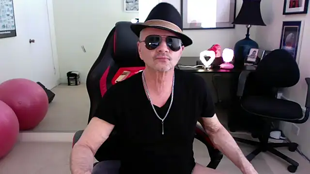 Snapshot of hotdadbod chatting on February 23, 9:26 pm hotdadbod online show from February 23, 9:26 pm