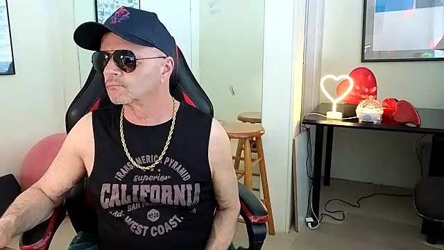 Snapshot of hotdadbod chatting on March 6, 9:31 pm hotdadbod online show from March 6, 9:31 pm