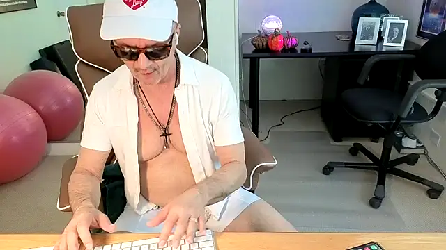 Snapshot of hotdadbod chatting on November 14, 9:35 pm hotdadbod online show from November 14, 9:35 pm