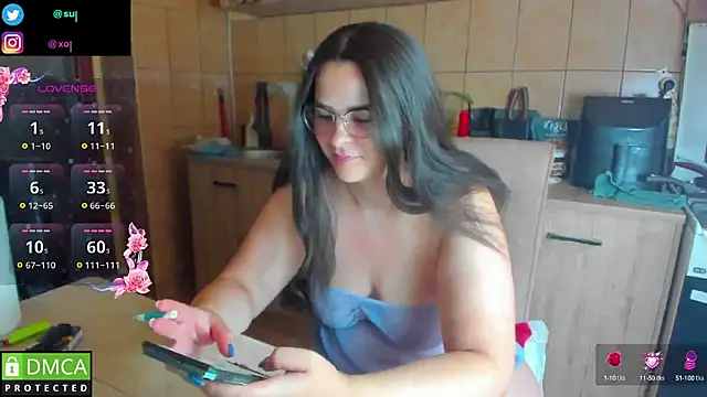 Snapshot of xmarshax chatting on September 10, 9:31 am xmarshax online show from September 10, 9:31 am