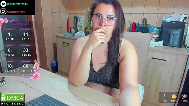 Snapshot of xmarshax chatting on November 8, 3:23 pm xmarshax online show from November 8, 3:23 pm