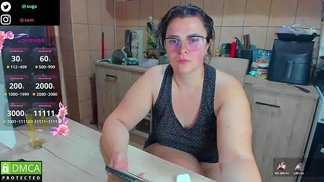 Snapshot of xmarshax chatting on November 16, 6:24 pm xmarshax online show from November 16, 6:24 pm