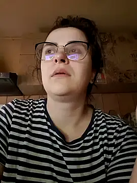 Snapshot of xmarshax chatting on November 25, 6:02 am xmarshax online show from November 25, 6:02 am