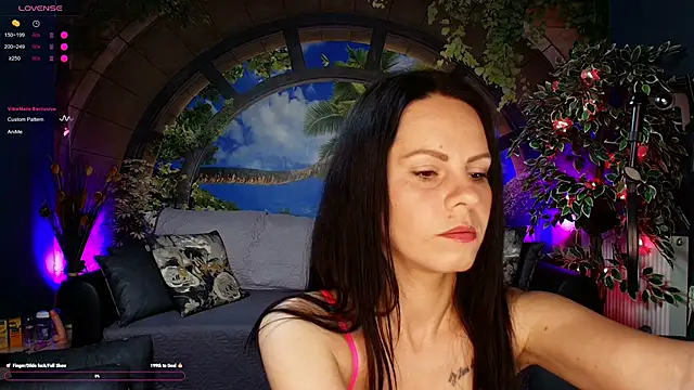 RoxanneBlize online show from May 28, 5:05 am