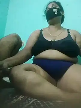 Snapshot of Adhora-54 chatting on May 31, 11:50 pm Adhora-54 online show from May 31, 11:50 pm