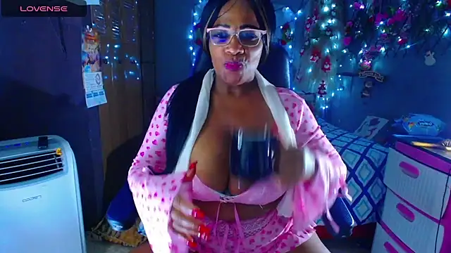 Snapshot of cairohot chatting on December 22, 7:33 am cairohot online show from December 22, 7:33 am