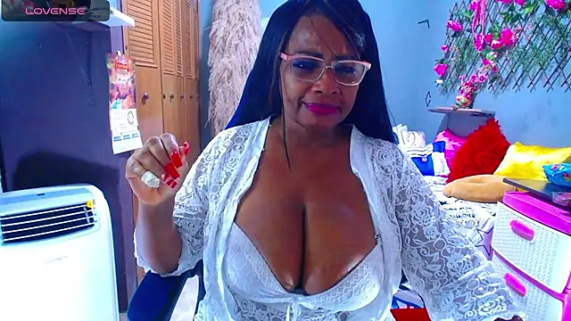 Snapshot of cairohot chatting on January 12, 7:43 am cairohot online show from January 12, 7:43 am